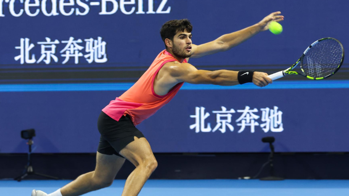 Alcaraz arrasó con Griekspoor en menos de una hora y pasó a cuartos en Beijing