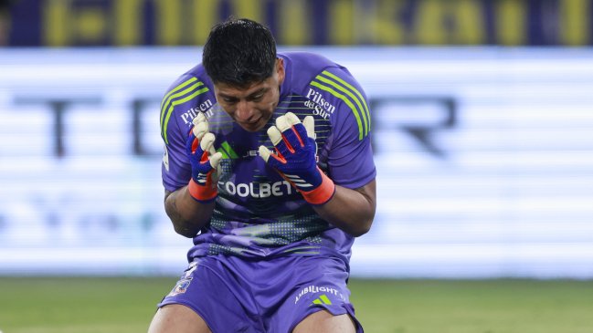 Brayan Cortés vivió un incómodo momento con hinchas de Universidad de Chile