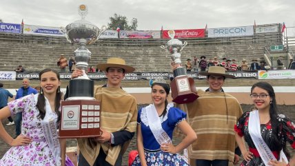   Agustín Escobedo y José Tomás Alvayay se alzaron como campeones escolares de rodeo 