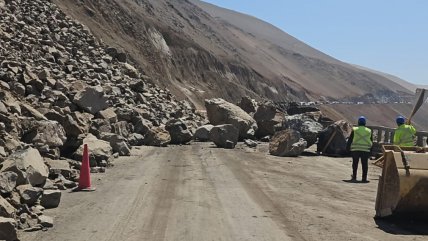  Nuevos derrumbes mantienen suspendido el tránsito entre Arica e Iquique  