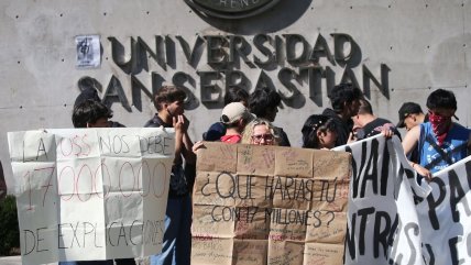   Alumnos de la USS y la Confech marcharon contra el lucro por el 