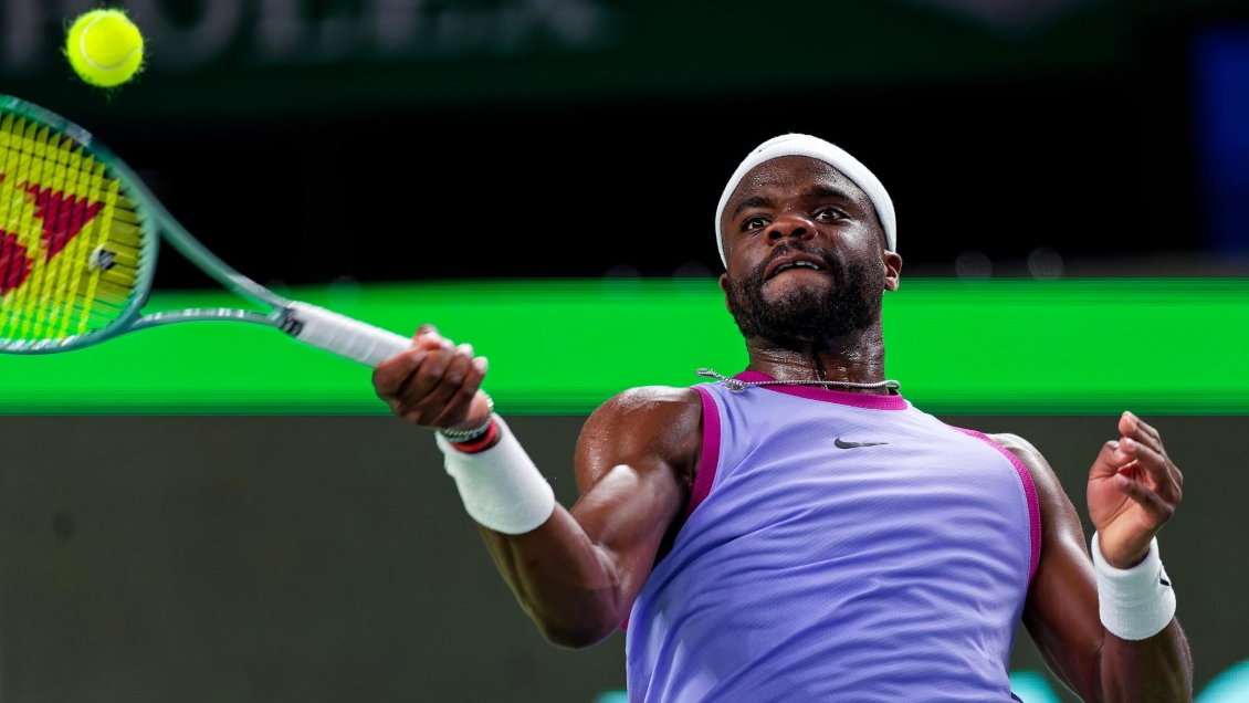 [VIDEO] Tiafoe estalló contra el juez tras caída en Shanghai: 