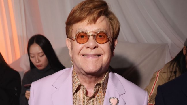   Elton John enumera las partes de su cuerpo que ha perdido: 