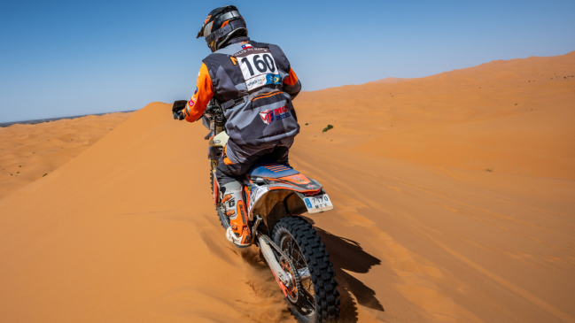 El chileno John Medina está a solo 374 kilómetros de ser Campeón Mundial de Rally Cross Country