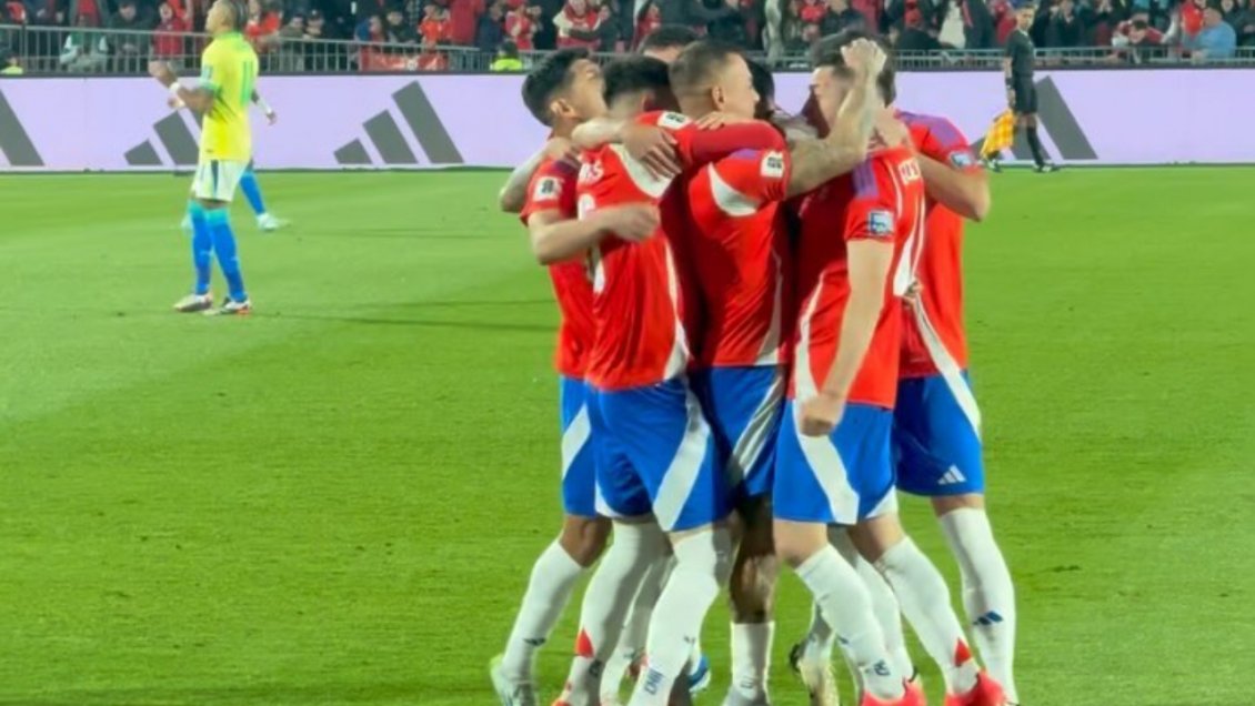 [VIDEO] La Roja pegó de entrada a Brasil con un golazo de cabeza de Eduardo Vargas