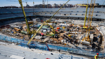   Batalla campal en las obras del Camp Nou dejó seis trabajadores heridos 