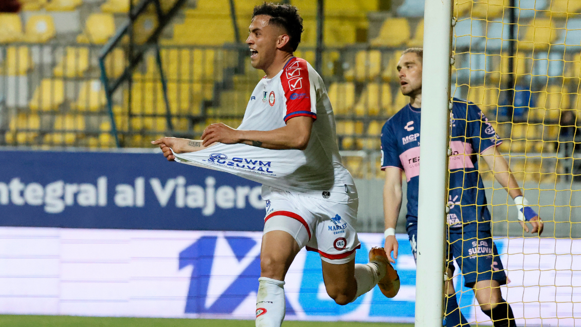 Unión La Calera venció en la agonía a Everton y tomó impulso en la lucha por la permanencia