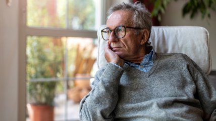   Piensa en Grandes: La importancia de una escucha activa para la salud mental en la tercera edad 