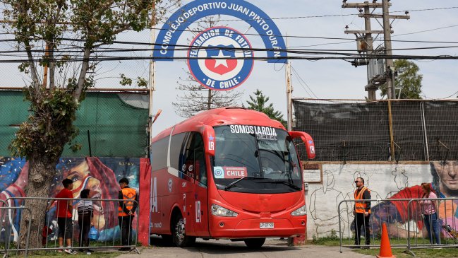 Cargada de ilusión: La Roja emprendió rumbo hacia Colombia