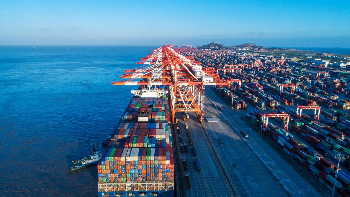 Comercio exterior de China crece 5,3% en primeros tres trimestres