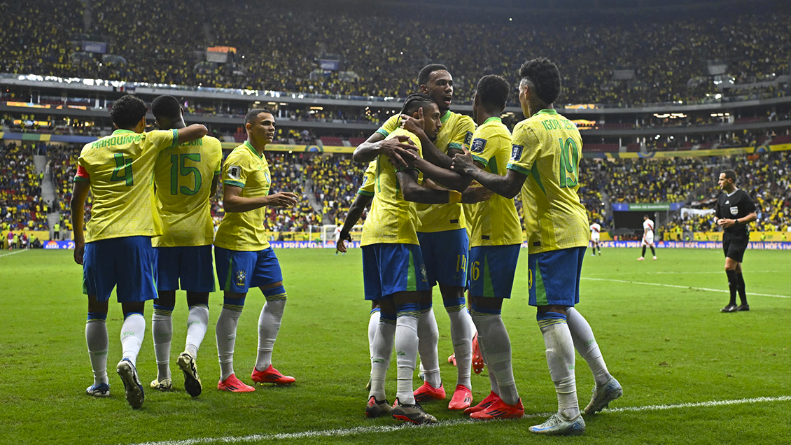 Brasil ratificó su alza con una goleada a Perú en las Clasificatorias