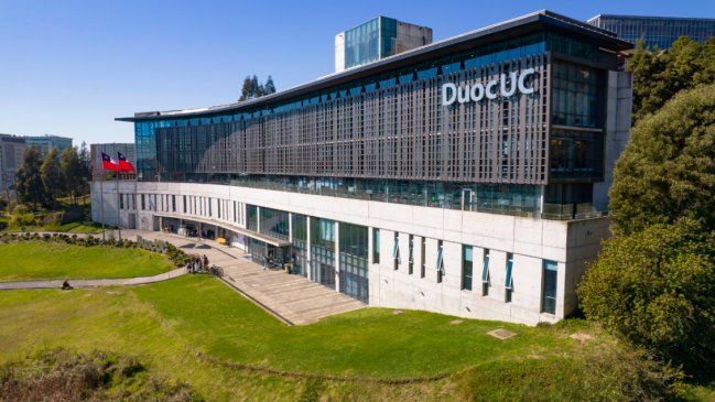 Duoc UC obtiene 7 años de acreditación, reafirmando su liderazgo en la educación técnico-profesional