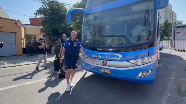 La U fue escoltada por un fuerte contingente policial para el clásico contra la UC