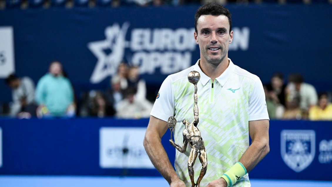 Roberto Bautista doblegó a Jiri Lehecka y se quedó con el ATP de Amberes