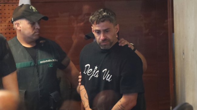 Jorge Valdivia pasa a control de detención tras denuncia de delito sexual