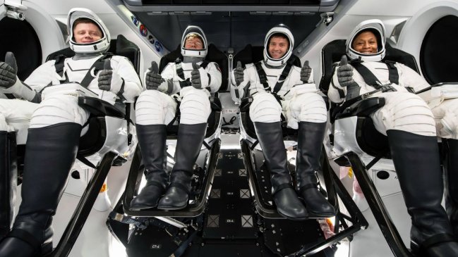 Tripulación de la octava misión comercial partió a la Tierra tras siete meses en la EEI