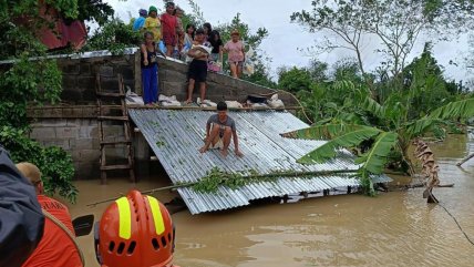   Al menos tres muertos y un millón de afectados por la tormenta Trami en Filipinas 