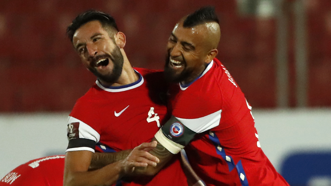 Mauricio Isla: Arturo Vidal siempre tiene que estar en la selección chilena