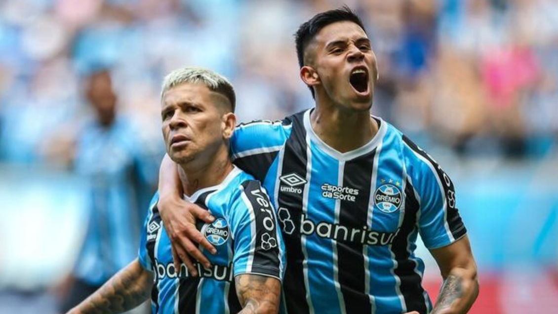 Alexander Aravena dio una asistencia en triunfo clave de Gremio sobre Atlético Goiaenense