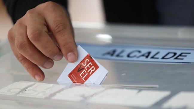 Solo 4 mesas no se constituyeron en Chile: Fue en dos colegios de Santiago