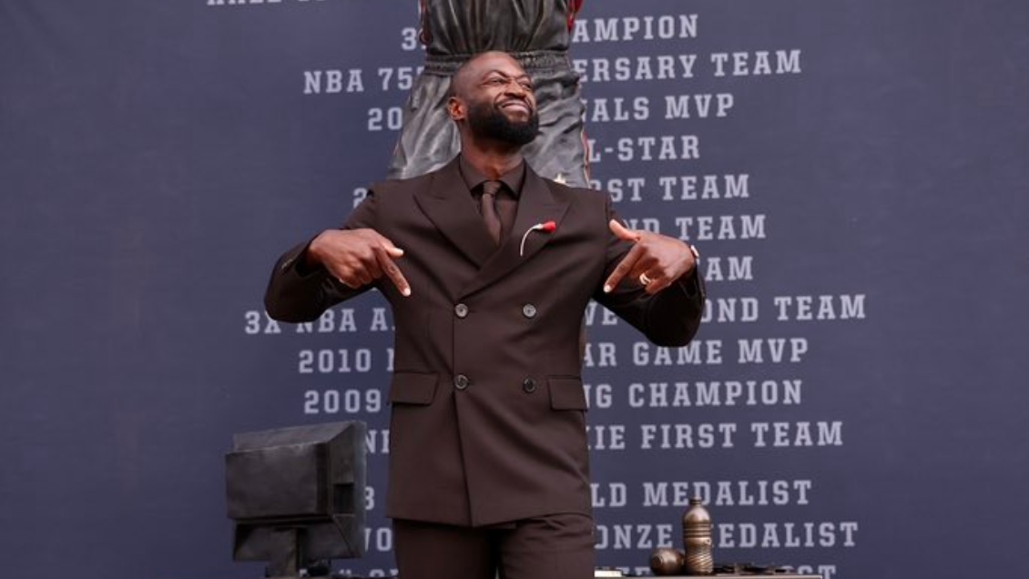 [VIDEO] ¿Se parece? Miami Heat presentó estatua en honor a Dwyane Wade