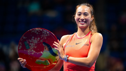   Qingwen Zheng venció a Sofia Kenin para quedarse con el título en Tokio 