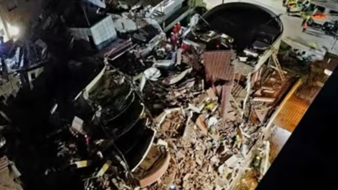 Un edificio de 10 pisos se desplomó en Argentina y buscan a personas atrapadas