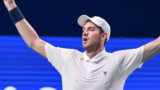 ¿Cuándo y dónde ver a Jarry contra Carlos Alcaraz en París-Bercy?