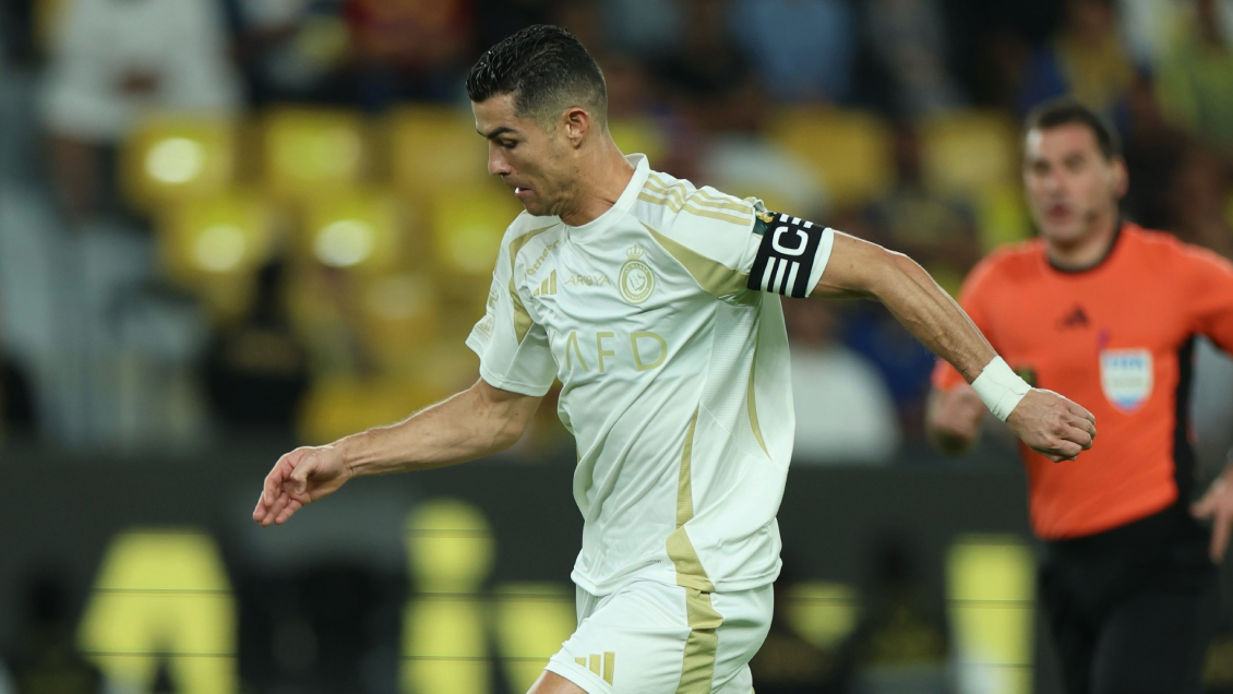 [VIDEO] Cristiano Ronaldo golpeó a un niño y rompió su teléfono con penal errado