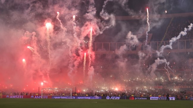 El Monumental de River fue clausurado tras recibimiento con bengalas