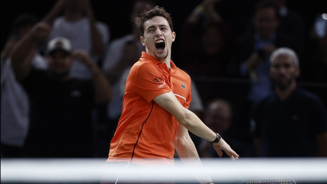 El francés Ugo Humbert derribó a Carlos Alcaraz en el Masters 1.000 de París