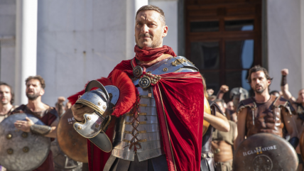   [VIDEO] Totti se lució como soldado romano en promoción de Gladiador 2 