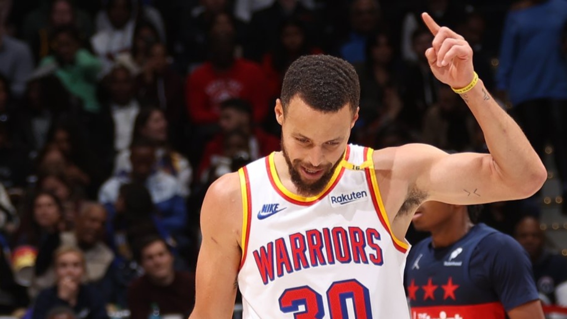 Stephen Curry volvió para liderar el triunfo de Warriors ante Washington