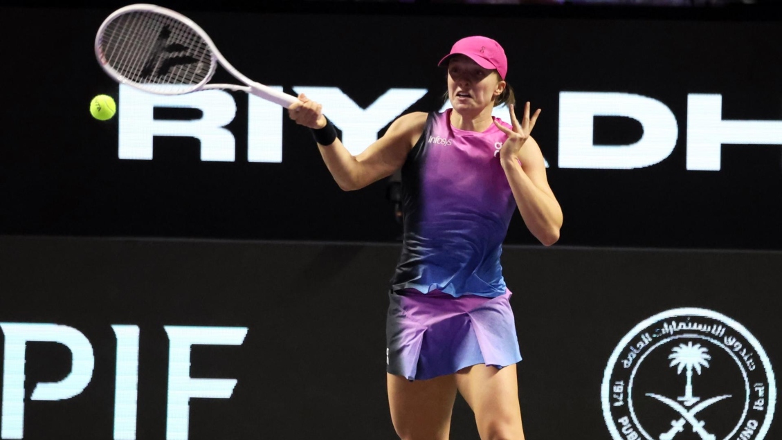 [VIDEO] Iga Swiatek vivió difícil momento por desconocimientos de las reglas de las Finales