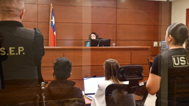 Tesorera del Hospital de Antofagasta fue formalizada por malversación de 120 millones