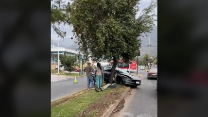   ¿El primero? Viralizan choque de un Tesla 3 en Chile 