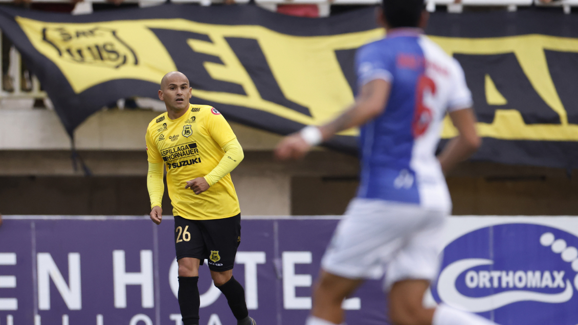 ¿Humberto Suazo puso fecha a su retiro?