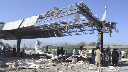   Atentado suicida dejó al menos 24 muertos en una estación de trenes de Pakistán 