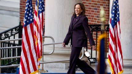   Kamala Harris fue ovacionada en su regreso a la Casa Blanca tras la derrota electoral 