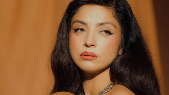 Mon Laferte convoca a participar en su performance 