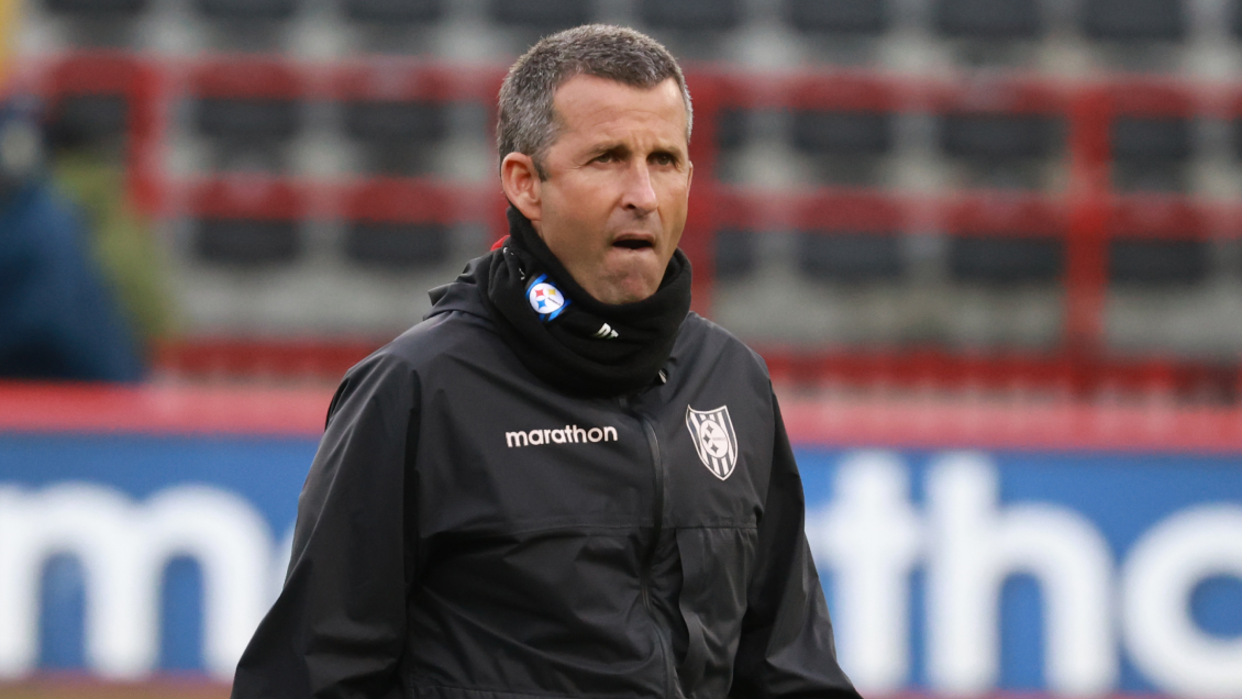 Huachipato anunció la salida del entrenador Igor Oca