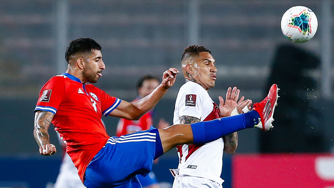 Cooperativa en Lima: Hinchas peruanos palpitan la visita de la Roja