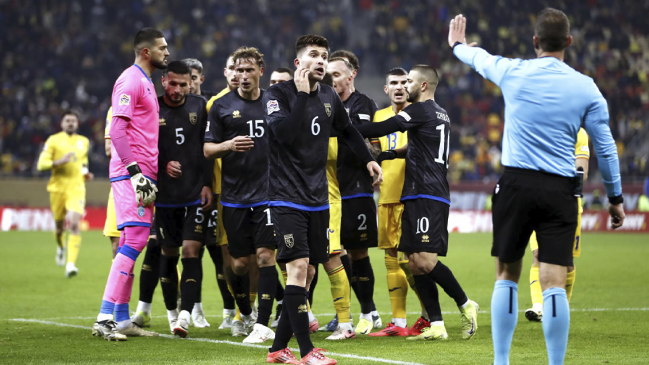[VIDEO] Escándalo: Selección de Kosovo abandonó duelo con Rumania tras gritos de 
