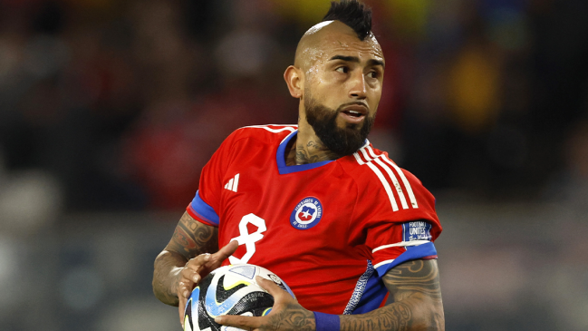Arturo Vidal portará la jineta de capitán en el duelo entre La Roja y Perú