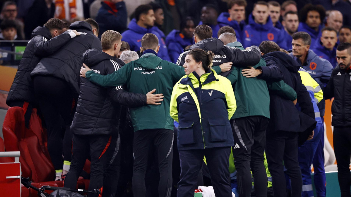 Miembro del cuerpo técnico de Hungría se desplomó en la banca