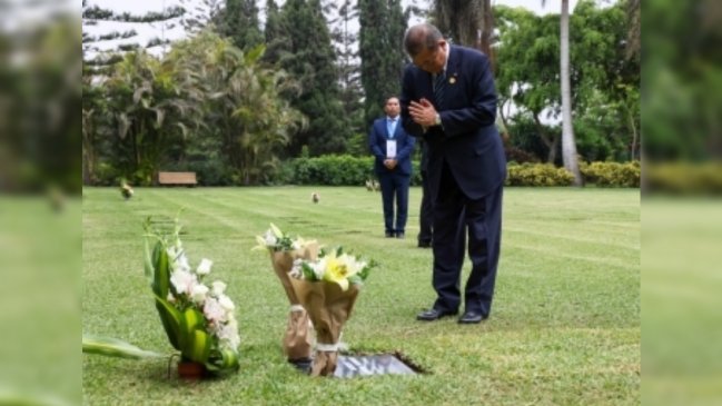 Primer ministro japonés visitó la tumba de Fujimori
