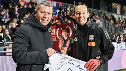   Christiane Endler fue homenajeada por sus 100 partidos en Olympique de Lyon 