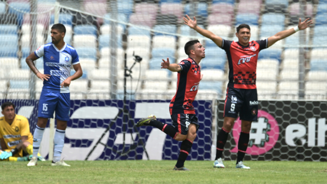 Limache selló su paso a semifinales de la liguilla con goleada a Antofagasta