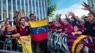 Hinchas venezolanos hicieron "banderazo" antes del duelo contra La Roja