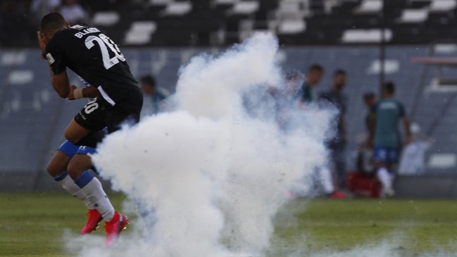 Justicia ratificó condena a Colo Colo por incidentes en clásico con la UC en 2020